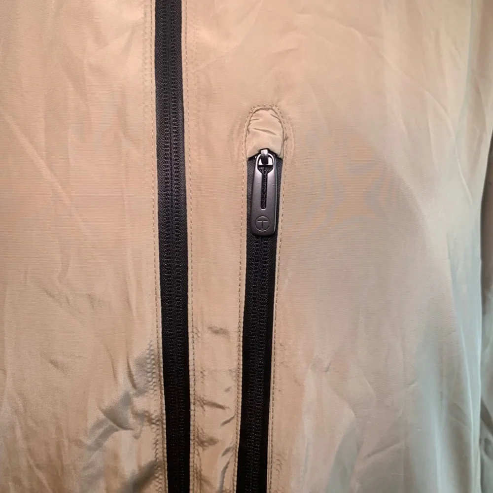 Tumi Men’s Rain Jacket Size XL Beige Color - Picture 2 of 16